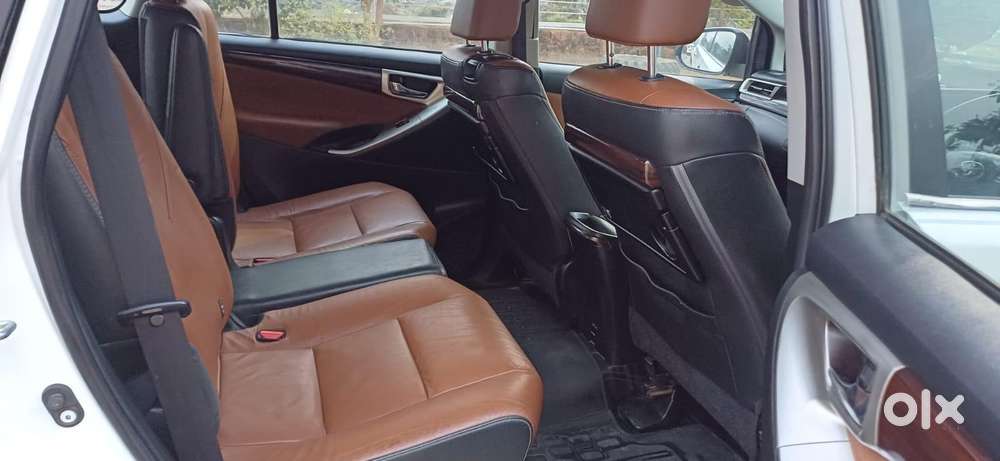 Toyota Innova Crysta 2.8z Automatic, 2016, Diesel