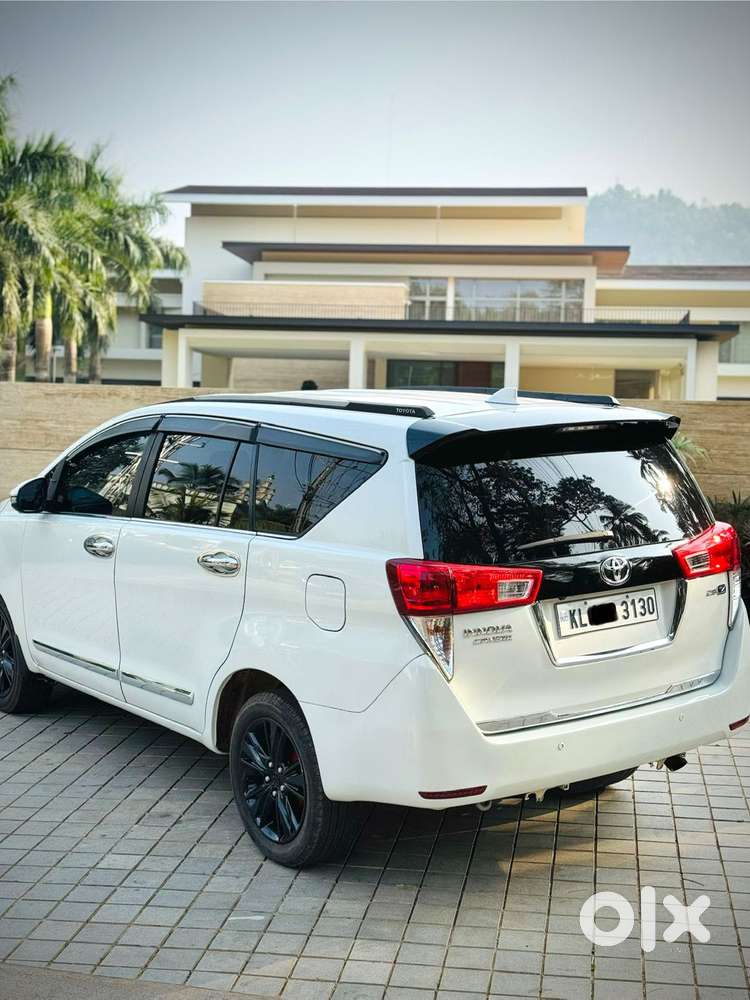 Toyota Innova Crysta 2.8z Automatic, 2016, Diesel