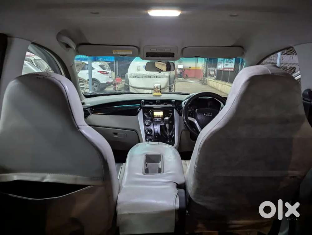 Mahindra Kuv 100