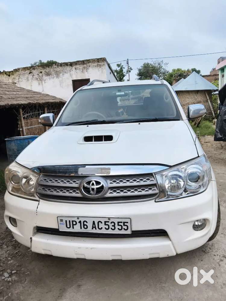 Toyota Fortuner Legender 162000 Km Driven