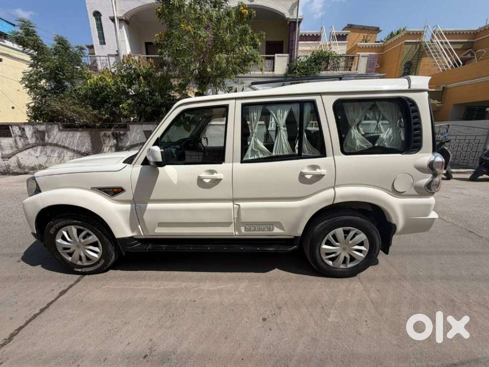 Mahindra Scorpio S6, 2015, Diesel