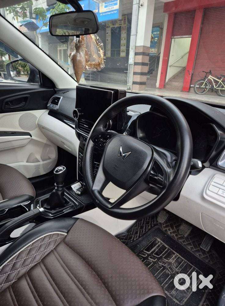 Mahindra Xuv 3xo, 2025, Petrol