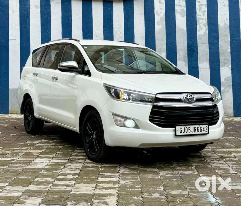 Toyota Innova Crysta 2.8 Zx At 7 Seater, 2016, Diesel