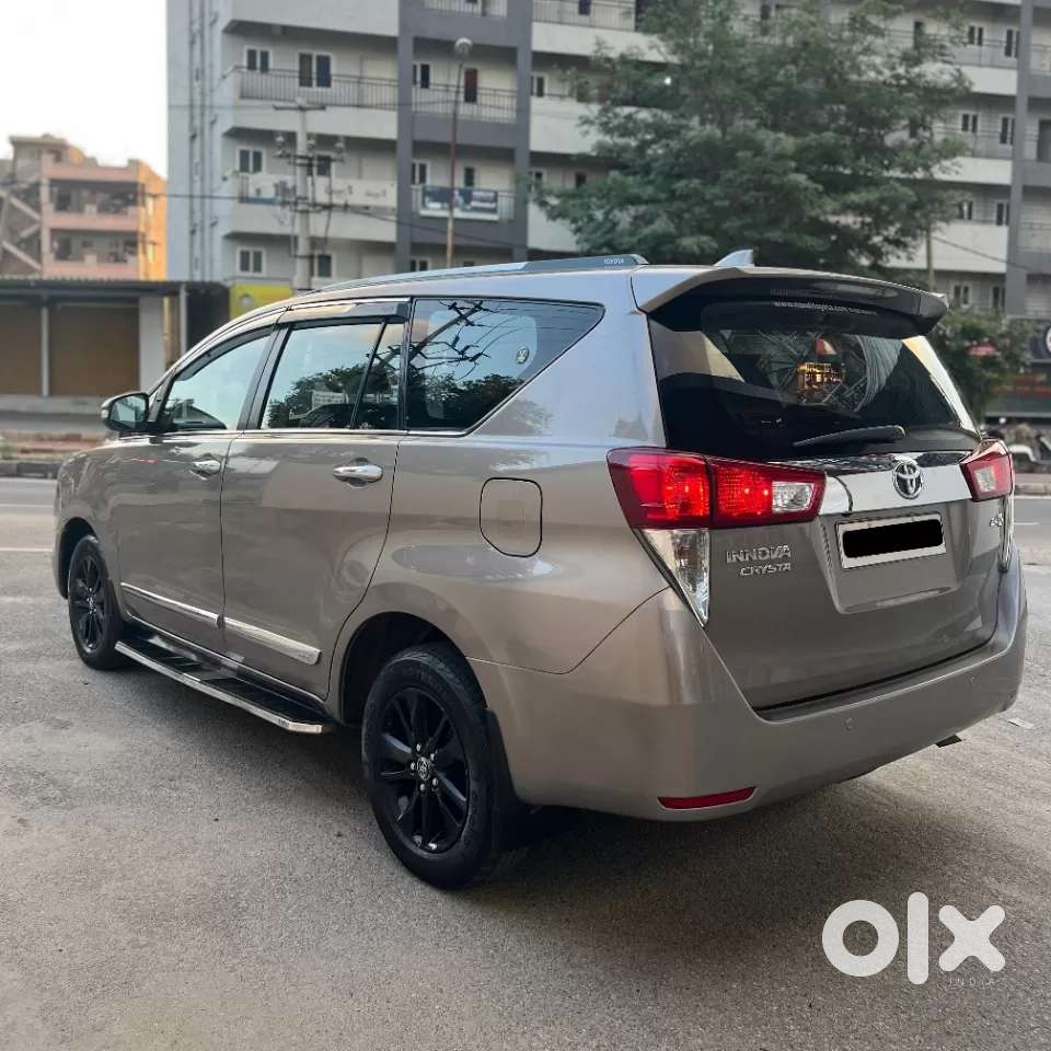 Toyota Innova Crysta 2.4 V 7 Str, 2017, Diesel