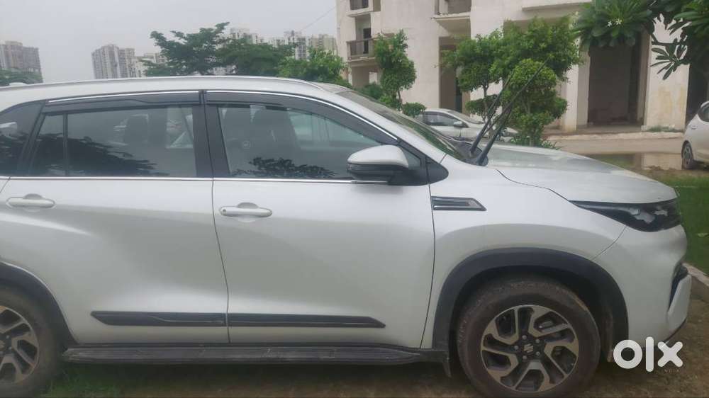 Maruti Suzuki Invicto Zeta Plus 2025