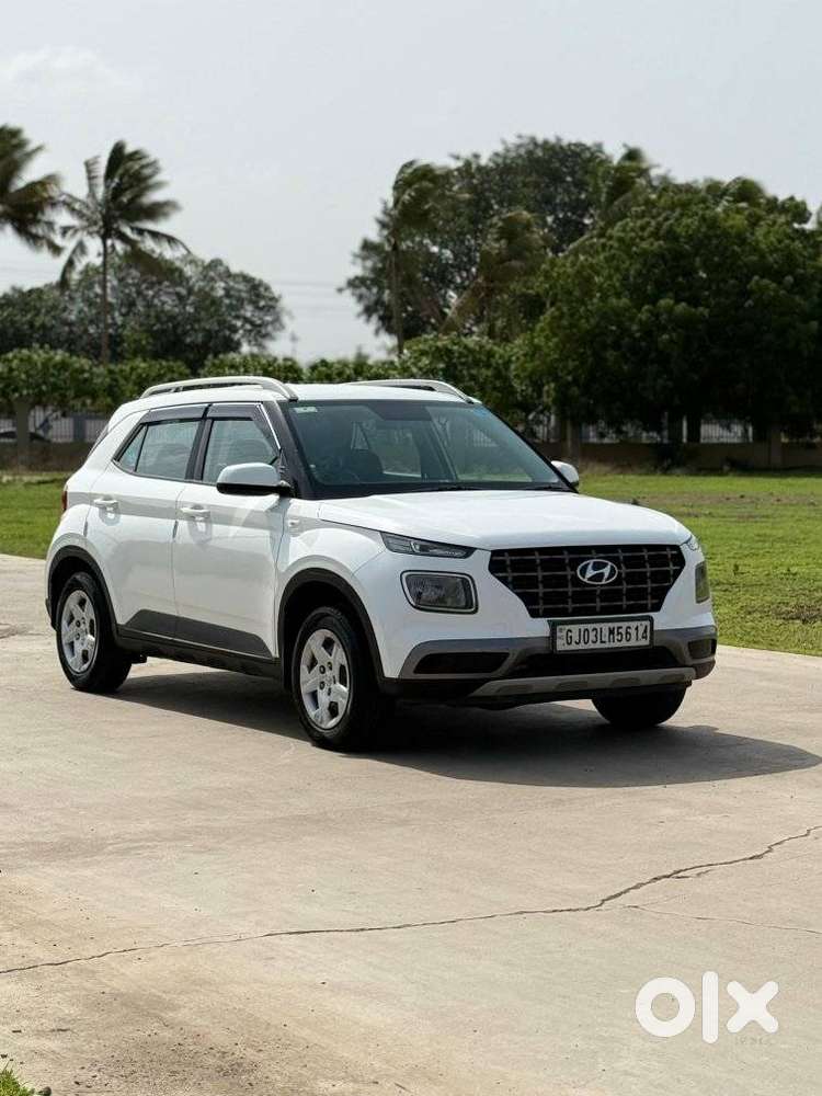 Hyundai Venue 1.2 S Plus, 2020, Cng & Hybrids