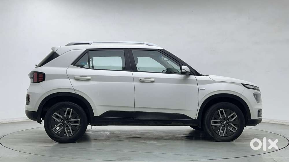 Hyundai Venue 1.0 S (o) Turbo Dct, 2023, Petrol