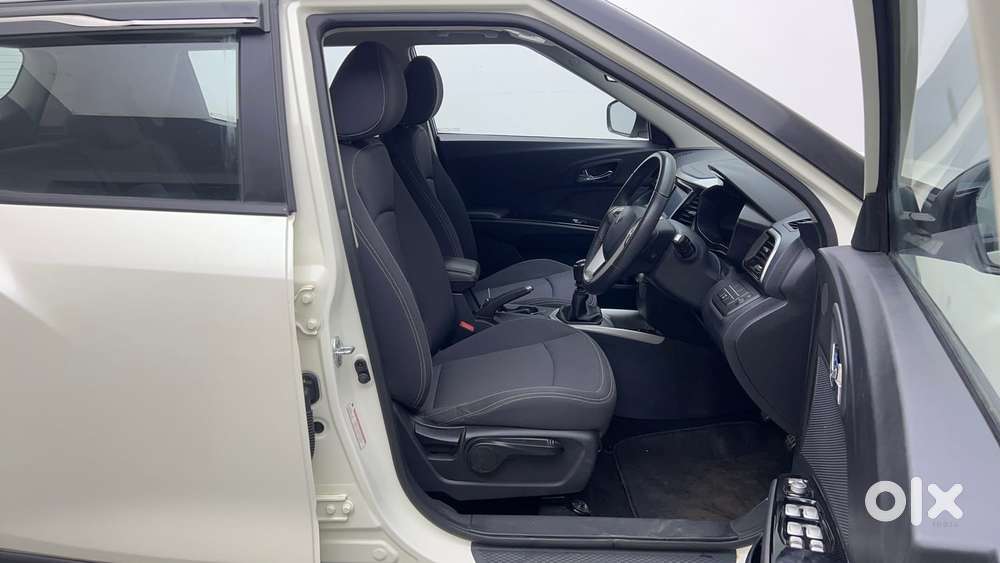 Mahindra Xuv300 W8 Amt Optional Diesel, 2023, Petrol