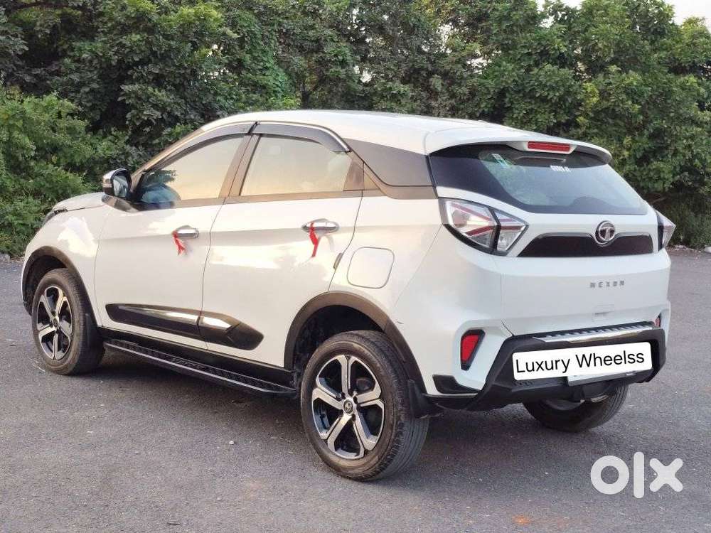 Tata Nexon, 2023, Petrol