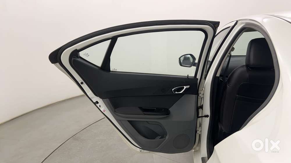 Tata Tigor Xza, 2018, Petrol