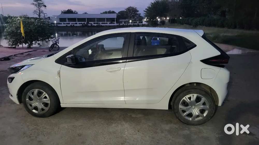 Tata Altroz Xm Plus 2024