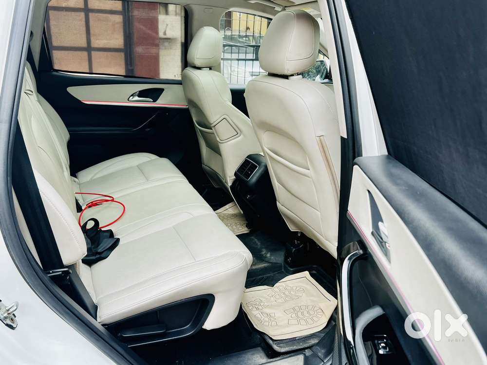 Mahindra Xuv700 2.0 Ax 7 Petrol At Luxury Pack Str, 2022, Petrol