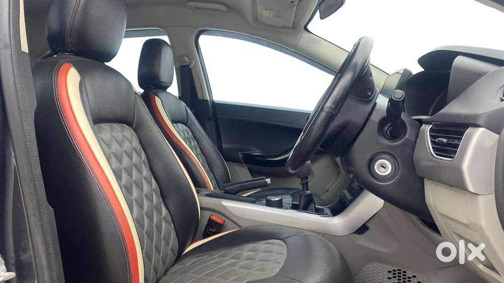 Tata Nexon 1.2 Revotron Xt, 2018, Petrol