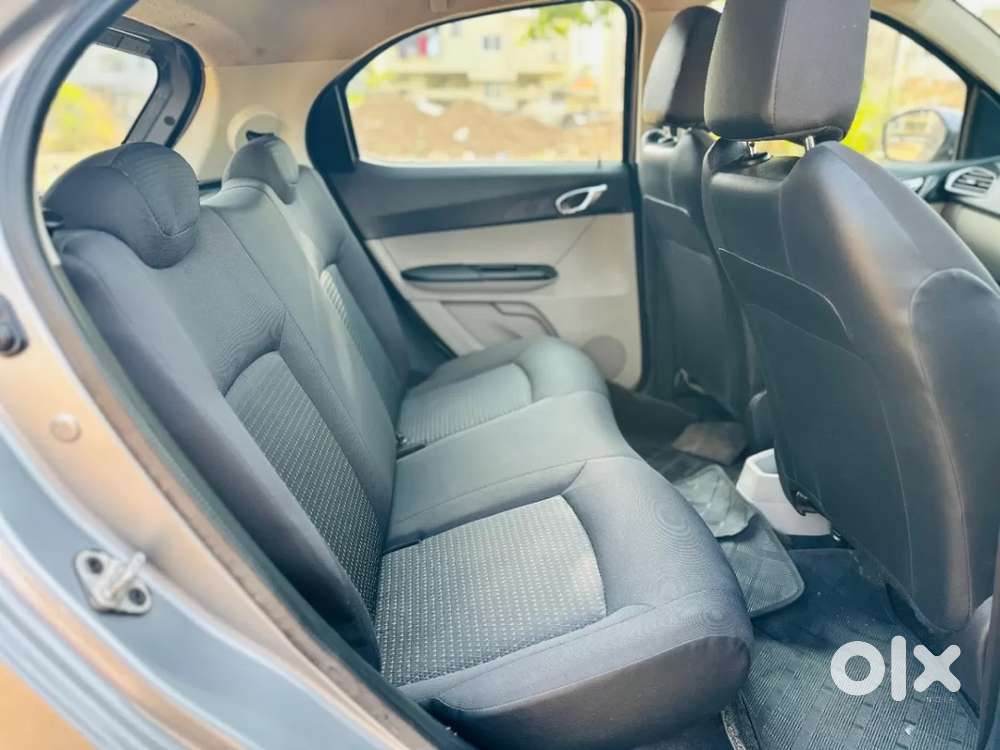 Tata Tiago Xza, 2018, Petrol