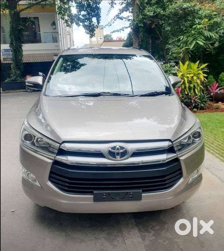 Toyota Innova Crysta 2.4 V, 2016, Diesel