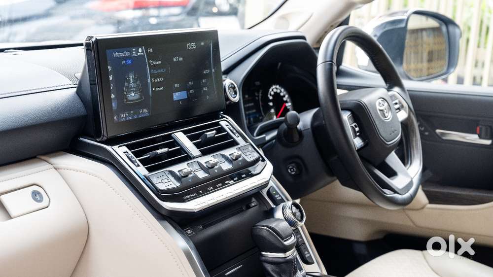 Toyota Land Cruiser Zx Petrol, 2024, Petrol