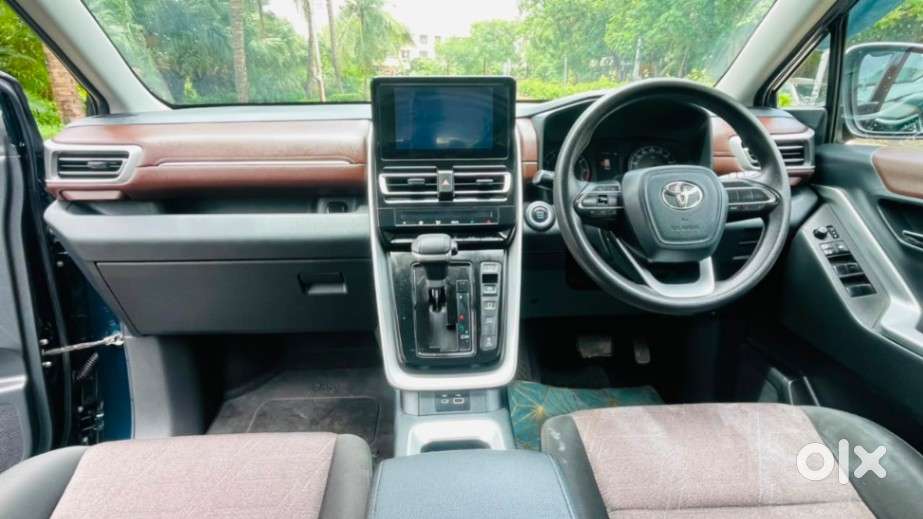 Toyota Innova Hycross Gx (o), 2025, Petrol