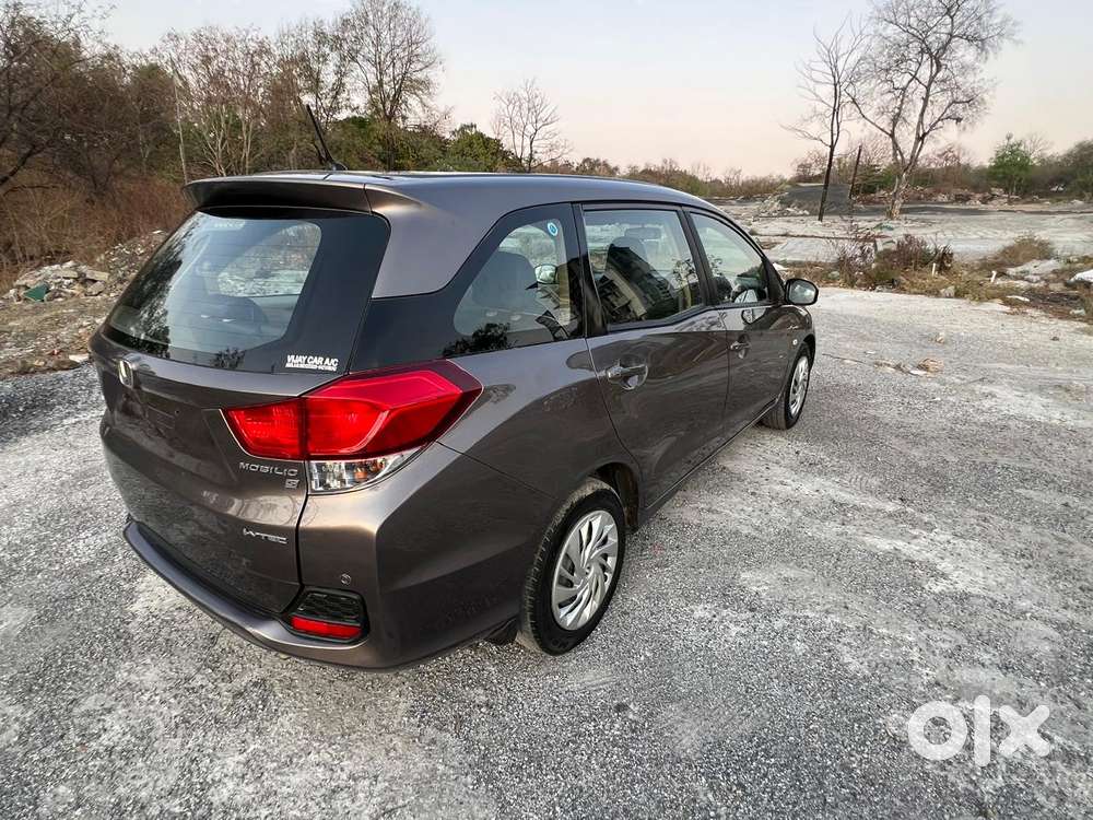 Honda Mobilio, 2015, Petrol
