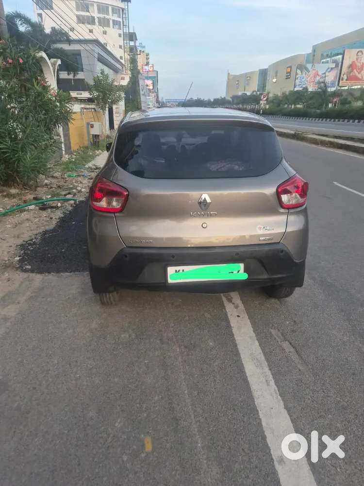 Ladies Owned Renault Kwid 1.0 Rxt 2017