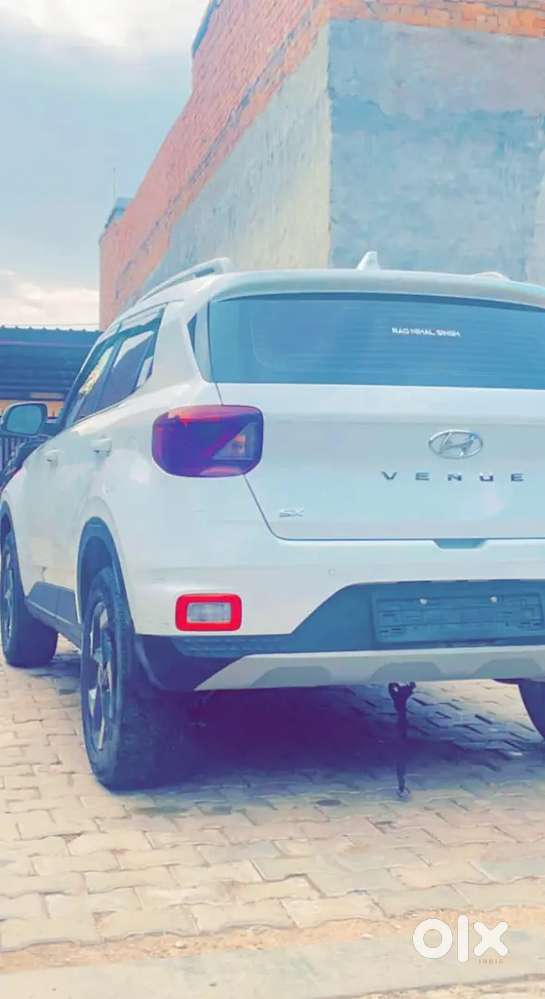 Hyundai Venue 2021 Diesel 106000 Km Driven