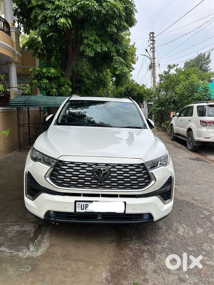 Toyota Innova Hycross Hybrid 2025