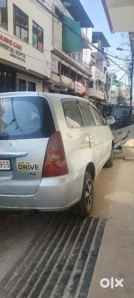 Toyota Innova Hycross 2008 Diesel 30000 Km Driven