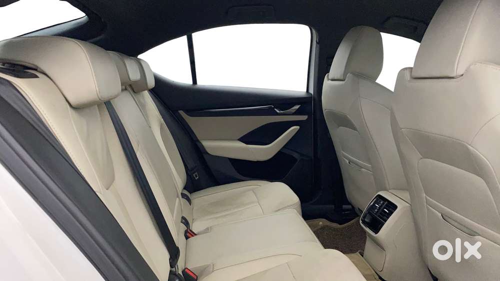 Skoda Octavia 2.0 Style Tsi At, 2022, Petrol