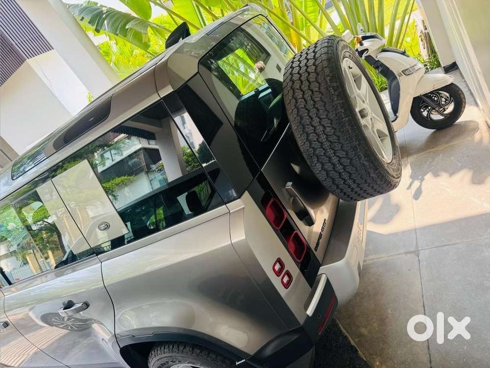 Land Rover Defender 2021