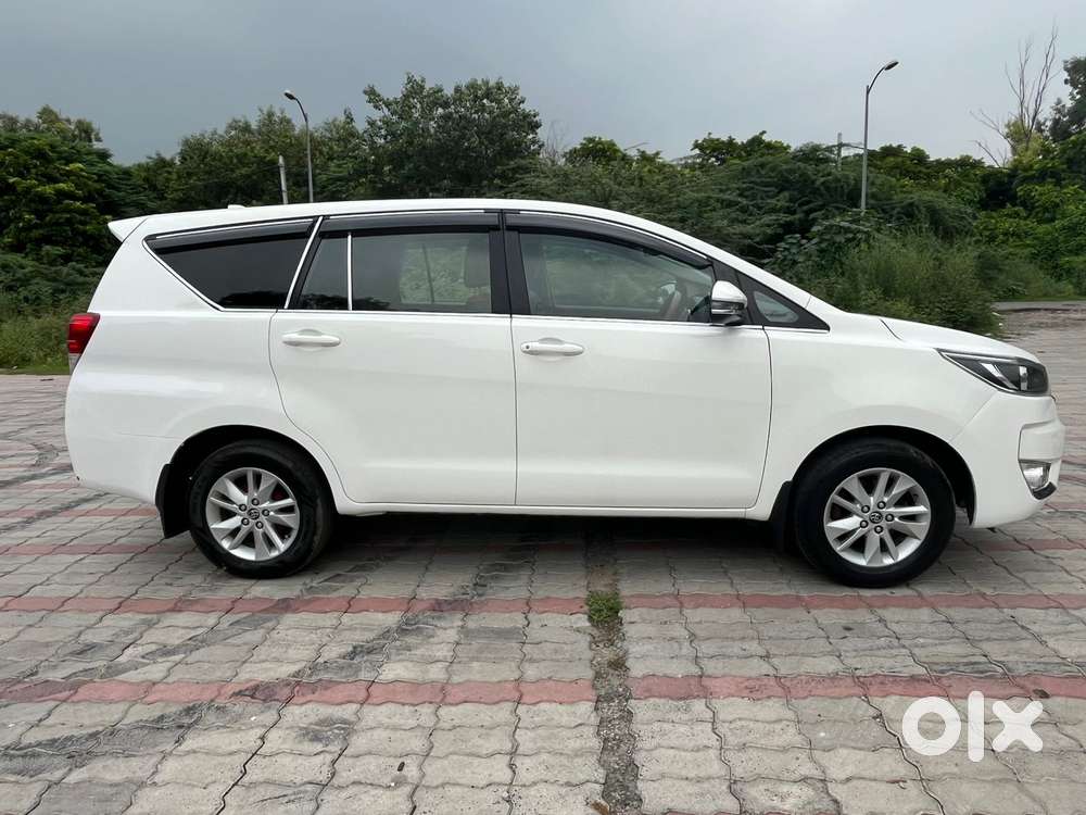 Toyota Innova Crysta 2.4 G Mt 8s, 2018, Diesel