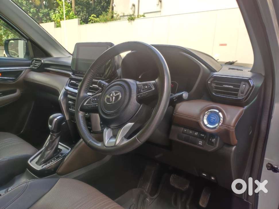 Toyota Urban Cruiser Hyryder 1.5 V Hybrid, 2024