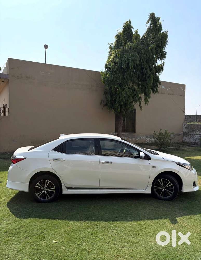 Toyota Corolla Altis 2018 Petrol Well Maintained