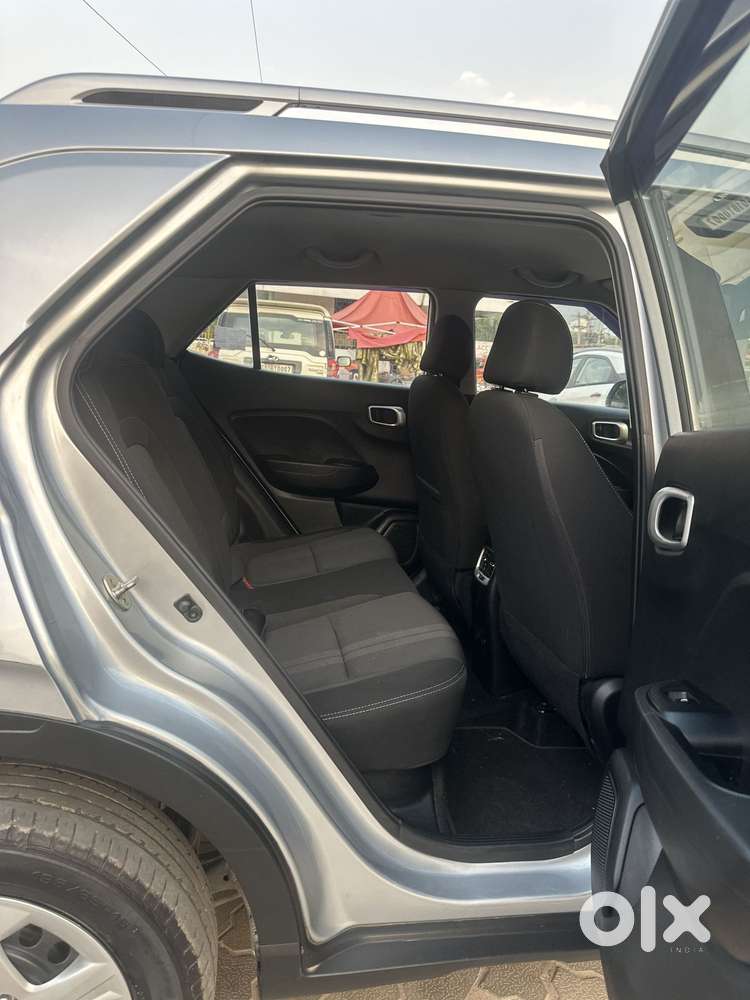 Hyundai Venue S 1.2 Petrol, 2022, Petrol