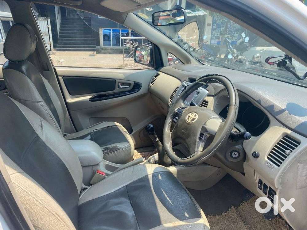 Toyota Innova 2.5 Z Diesel 7 Seater, 2013, Diesel