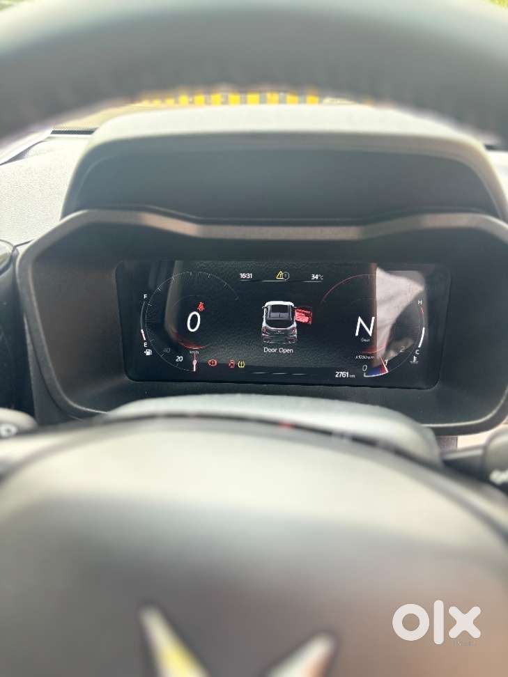 Mahindra Xuv 3xo Ax5 Pm Mt, 2025, Petrol