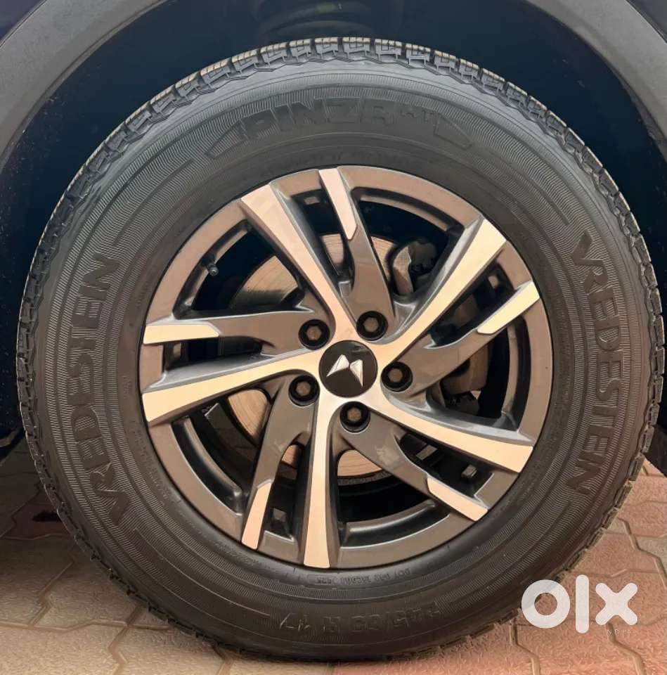 Mahindra Xuv700 2.2 Ax 5 Diesel Mt 7 Str, 2024, Diesel