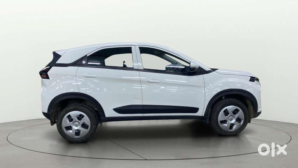 Tata Nexon Smart 1.2 Revotron Petrol 5 Mt, 2024, Petrol