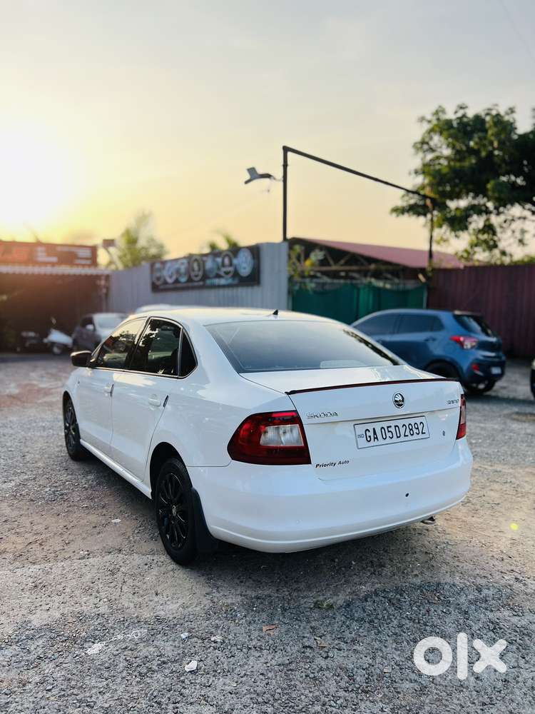 Skoda Rapid 1.6 Mpi Elegance, 2015, Petrol