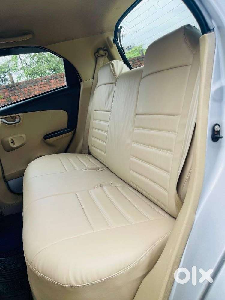 Honda Brio V Automatic, 2016, Petrol