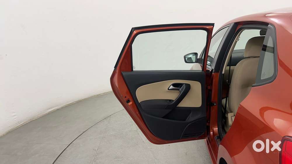 Volkswagen Polo Petrol Highline 1.2l, 2015, Petrol