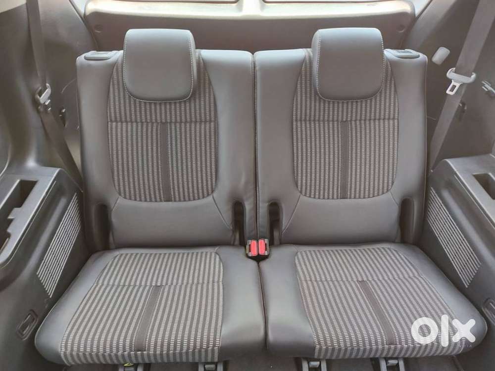 Kia Carens, 2023, Petrol