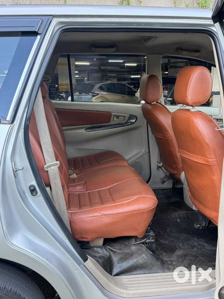 Toyota Innova 2.5 G (diesel) 8 Seater, 2014, Diesel