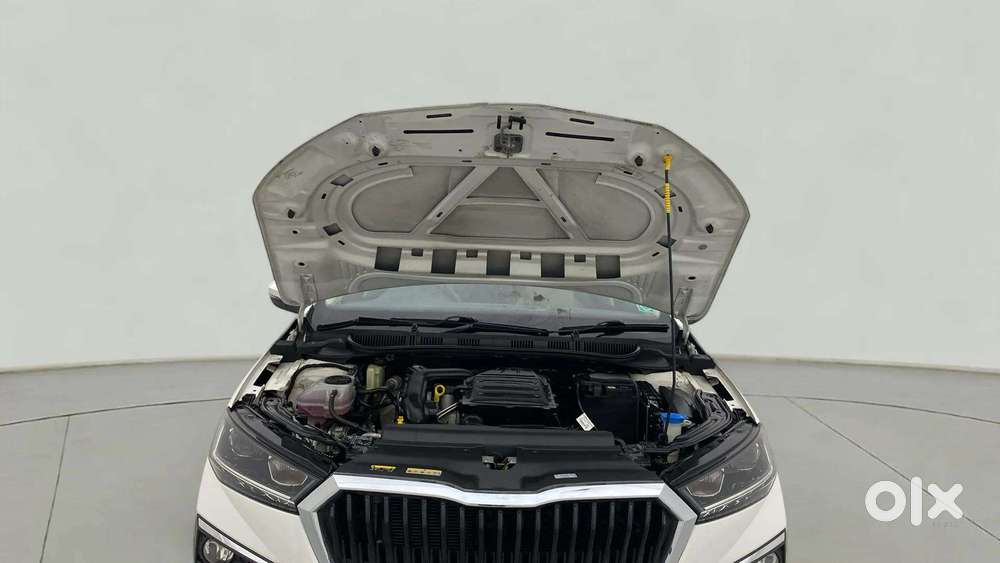 Skoda Slavia 1.0 Tsi Style At, 2022, Petrol