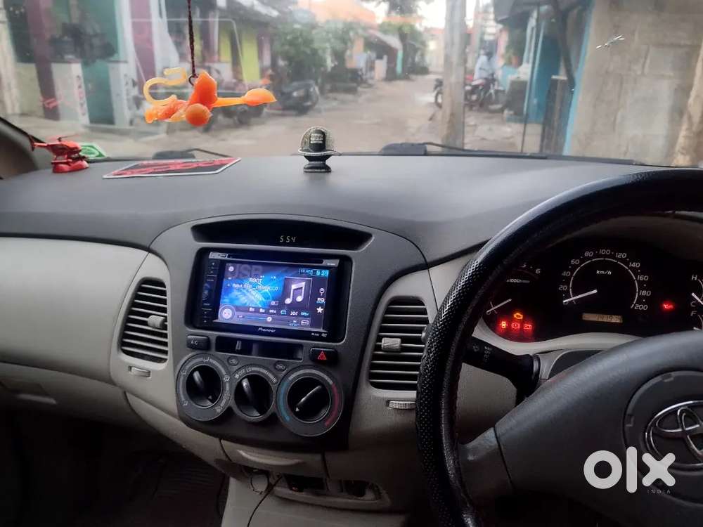Toyota Innova 2010 Diesel Well Maintained
