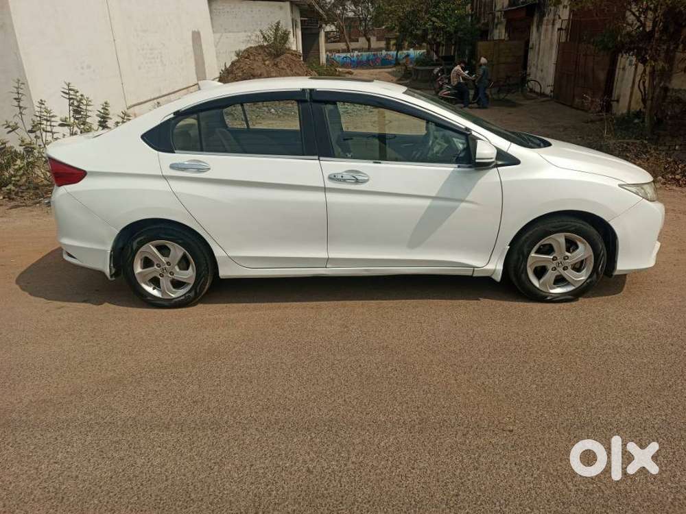 Honda City 2011-2013 1.5 V At Sunroof, 2016, Petrol