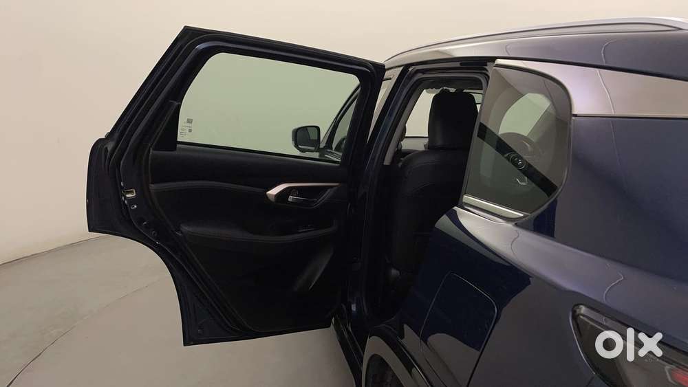 Maruti Suzuki Grand Vitara 1.5 Alpha Plus Intelligent Hybrid Ecvt, 2..