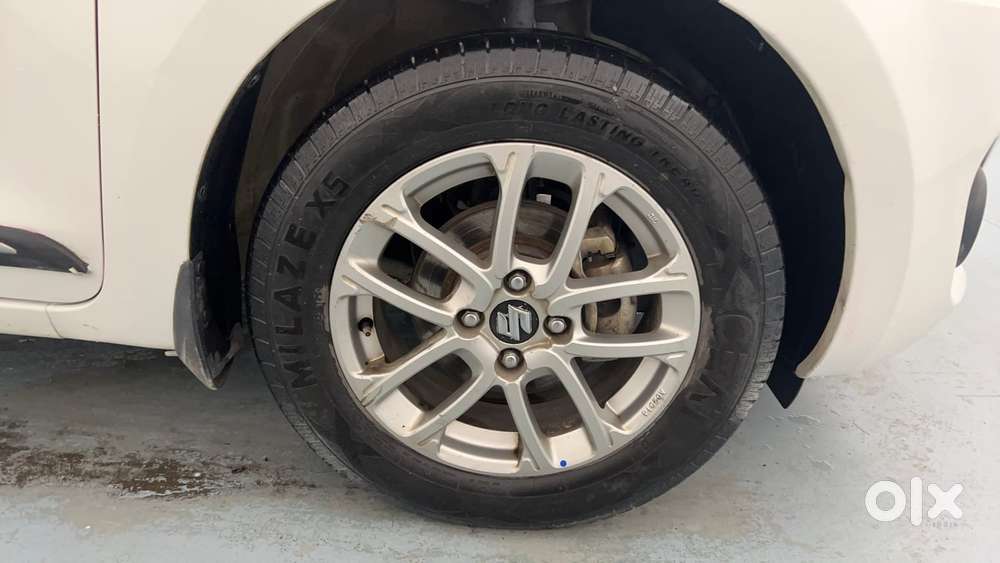 Maruti Suzuki Swift 1.3 Zxi, 2023, Petrol