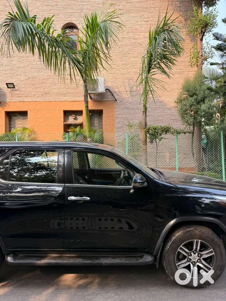 Black Fortuner For Sale