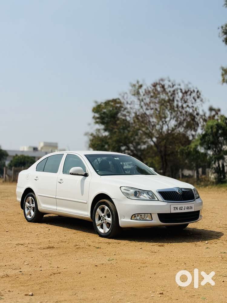 Skoda Laura Elegance 2.0 Tdi Cr At, 2012, Diesel