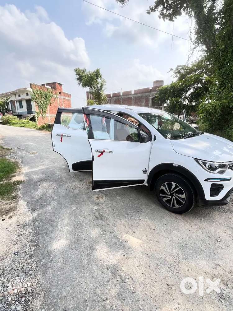 Renault Triber 1.0 Rxe 2024 Petrol
