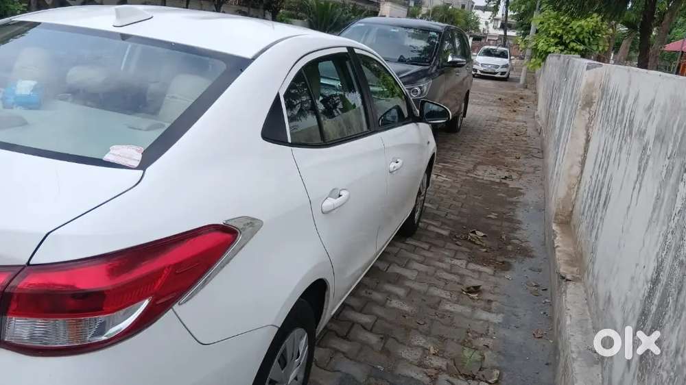 Toyota Yaris 2021 (base Model  32000km)